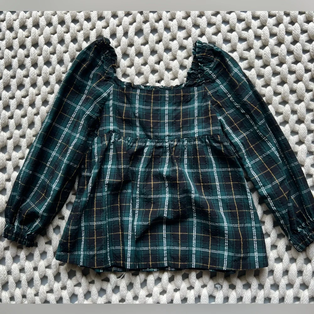 Old Navy 4T set of two NWOT holiday tops